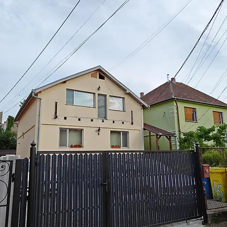Transsylvanian Wolves Apartment